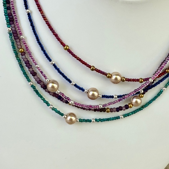 Hand Crafted Pearl Focal Beaded Pink Fuchsia Seed Beads Necklace - Picture 6 of 7